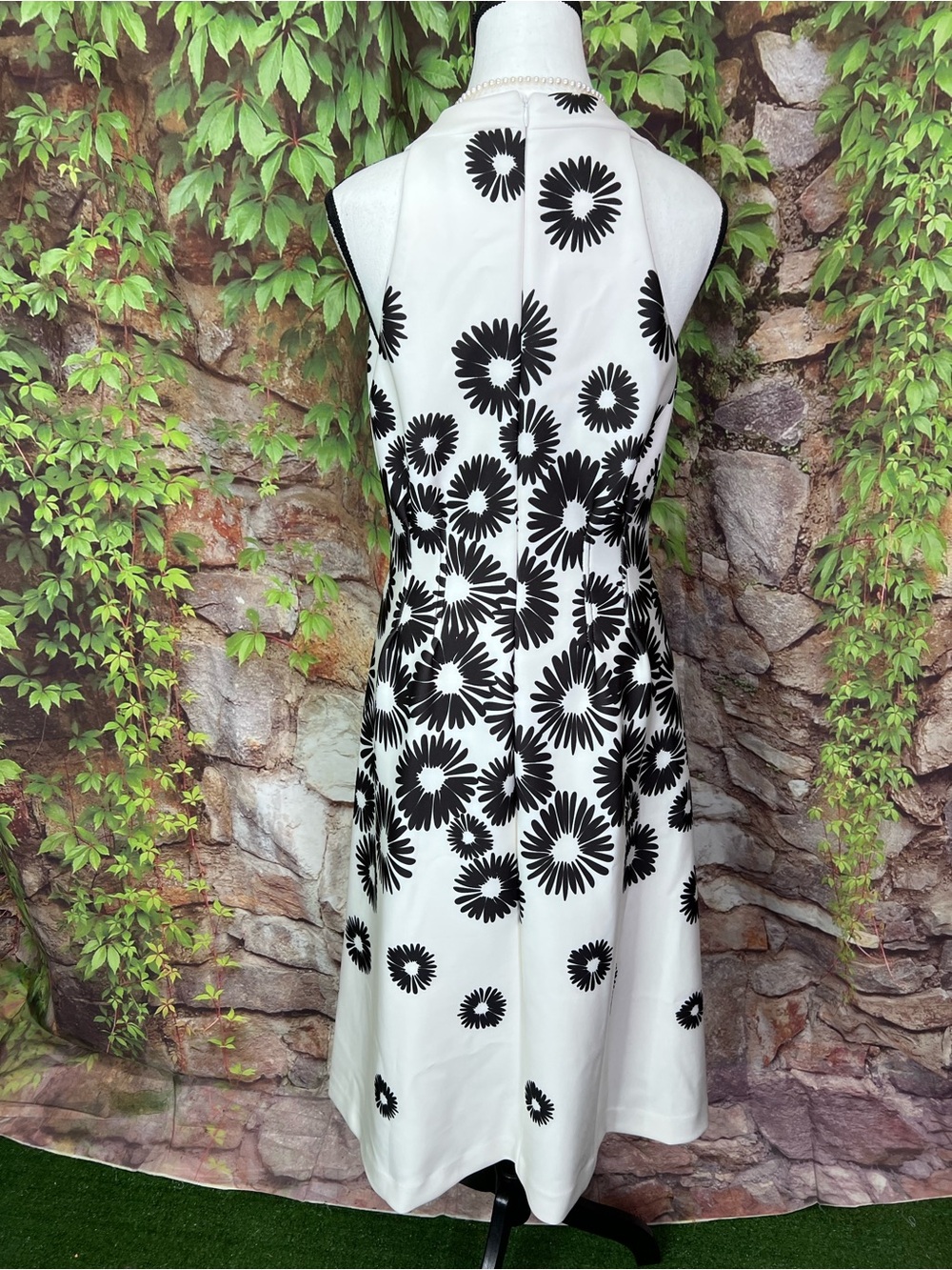 HALSTON Quiet Luxury Fit and Flare Black and Ivory Scuba Knit Event Dress, 10 - Picture 8 of 13